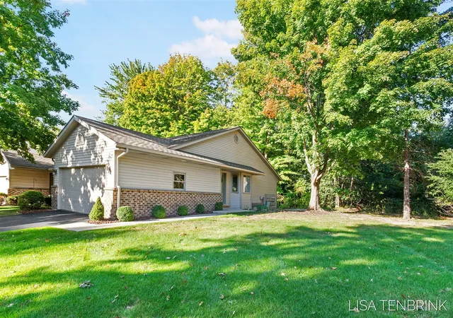 Homes for sale in Grand Rapids, MI | 927 Ironwood Cir, Grand Rapids, MI 49534 | MLS# 70493302