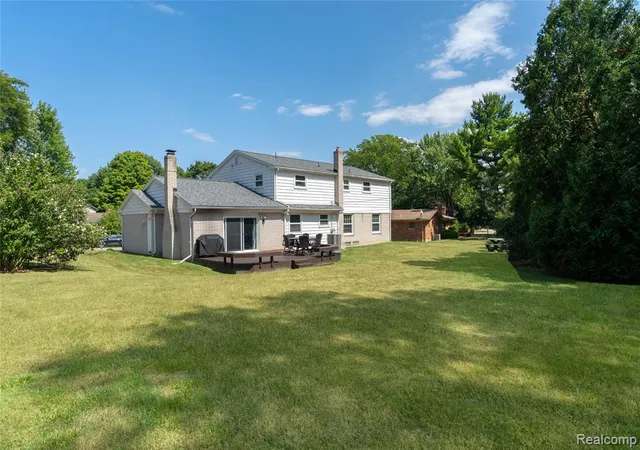 2nd image of 31115 Tiverton St, Farmington, MI 48331 1375 | MLS# 61023294