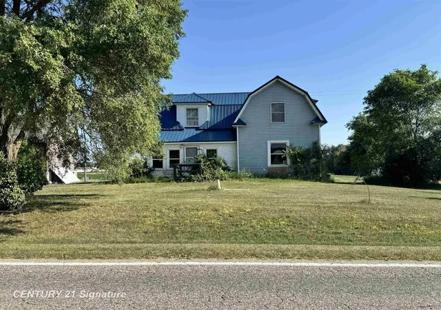 Homes for sale in Clare, MI | 5732 E Grass Lake Rd, Clare, MI 48617 | MLS# 50214293