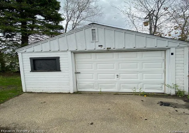 5th image of 19928 Westphalia St, Detroit, MI 48205 | MLS# 60987624