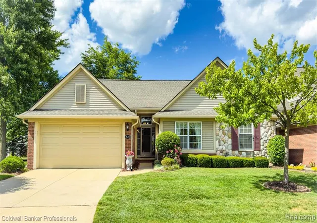 Homes for sale in Sterling Heights, MI | 5711 Ortman Dr, Sterling Heights, MI 48314 | MLS# 61002805