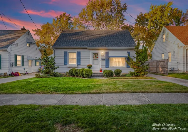 Homes for sale in Grand Rapids, MI | 1019 Drexel Dr, Grand Rapids, MI 49505 | MLS# 70515577