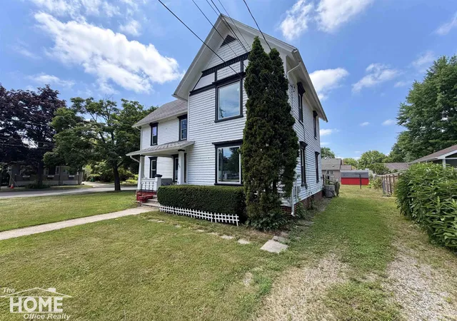 Homes for sale in Owosso, MI | 822 S Cedar St, Owosso, MI 48867 | MLS# 50214501