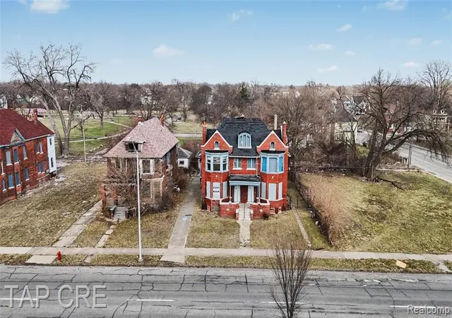 2nd image of 1092 E Grand Blvd, Detroit, MI 48207 | MLS# 61004180