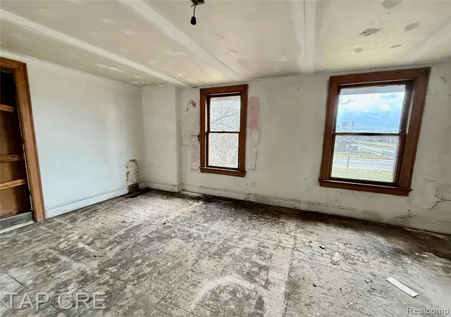 3rd image of 1092 E Grand Blvd, Detroit, MI 48207 | MLS# 61004180