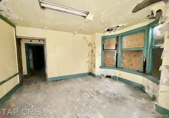 5th image of 1092 E Grand Blvd, Detroit, MI 48207 | MLS# 61004180