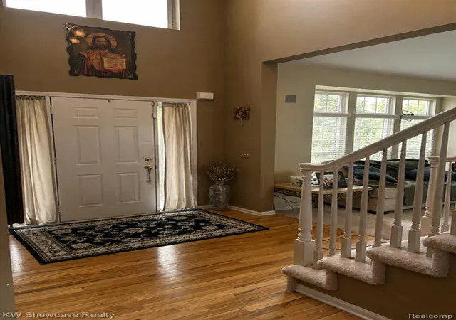 Homes for sale in Commerce Township, MI | 5457 Shelton Dr, Commerce Township, MI 48382 | MLS# 60996266