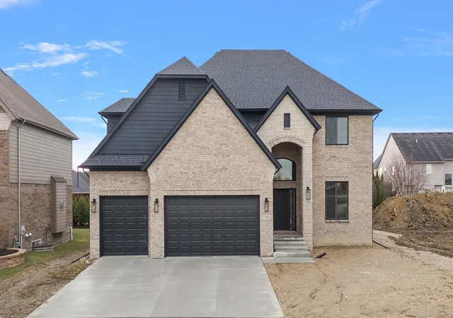 3rd image of 17000 Pienza Dr, Macomb, MI 48042 | MLS# 50201725