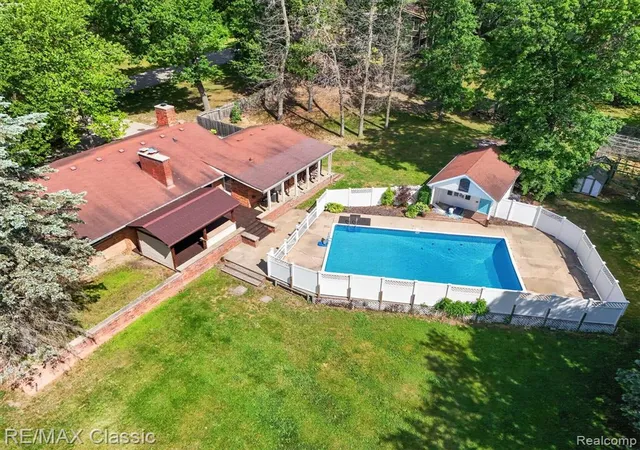 Homes for sale in Milford, MI | 2939 Shirley St, Milford, MI 48380 | MLS# 61000745