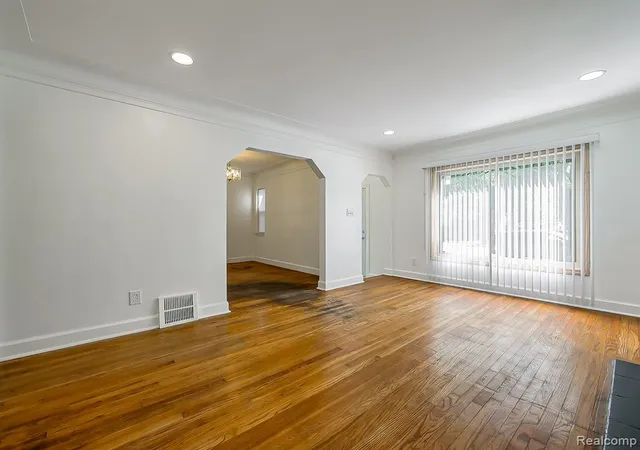 Photo 3 of Single family home for sale at 16861 Cruse St, Detroit, MI 48235 4006 | MLS# 61024650 | Listing updated on 2026-08-31
