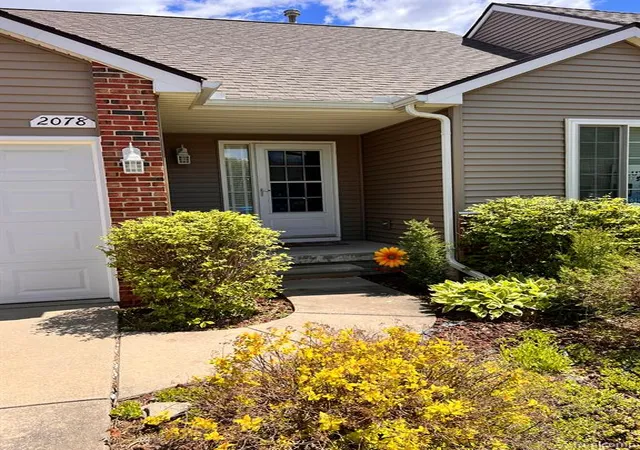 Homes for sale in Davison, MI | 2078 W Ridge Dr #21, Davison, MI 48423 2128 | MLS# 60992942