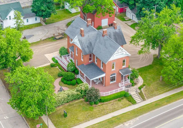 3rd image of 414 Maple St, Big Rapids, MI 49307 | MLS# 70517973