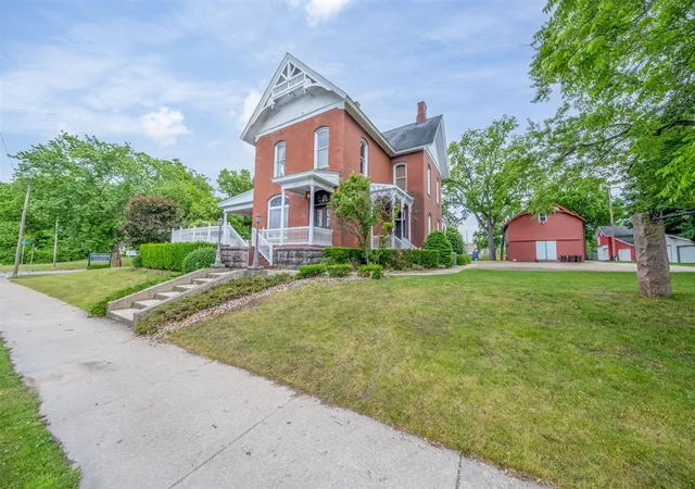 5th image of 414 Maple St, Big Rapids, MI 49307 | MLS# 70517973
