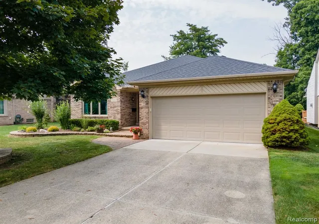 Photo 3 of Condominium at 6821 Carriage Crk Dr, Washington, MI 48094 | MLS# 60994933 | | Sold on 2026-08-06
