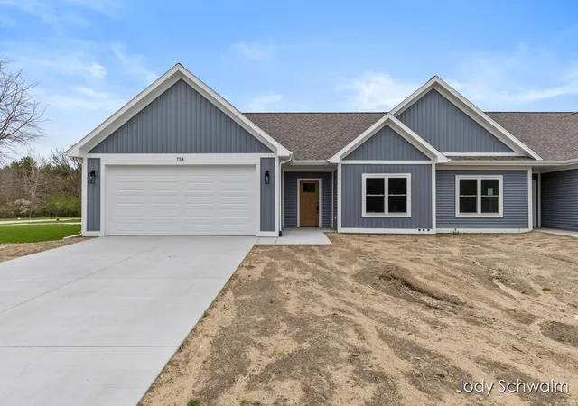 Homes for sale in Belding, MI | 754 Noble Dr, Belding, MI 48809 | MLS# 70528701
