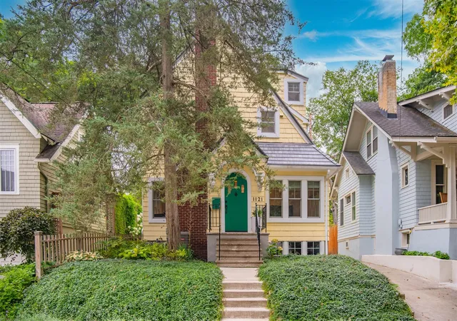 2nd image of 1121 Ferdon Rd, Ann Arbor, MI 48104 | MLS# 70552206