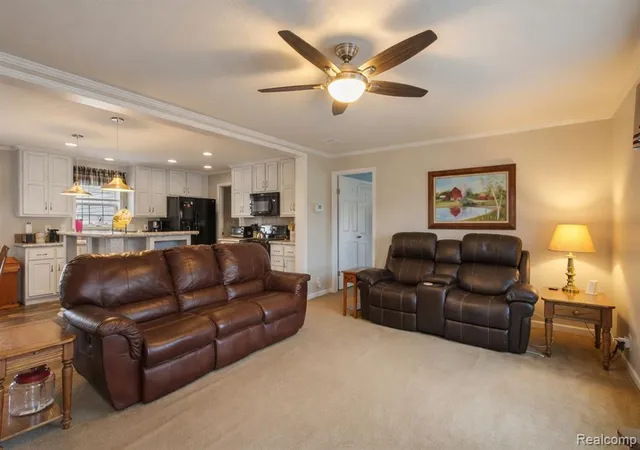 4th image of 11166 Walden Ct, South Lyon, MI 48178 | MLS# 60994569