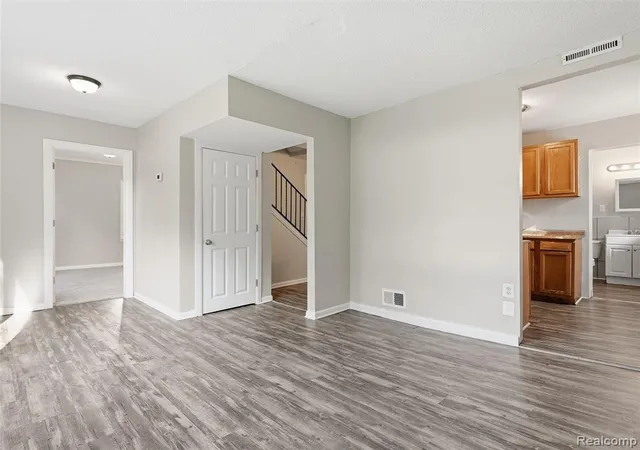 Photo 5 of Single family home for sale at 1761 E Evelyn Ave, Hazel Park, MI 48030 2307 | MLS# 61025662 | Listing updated on 2026-09-04