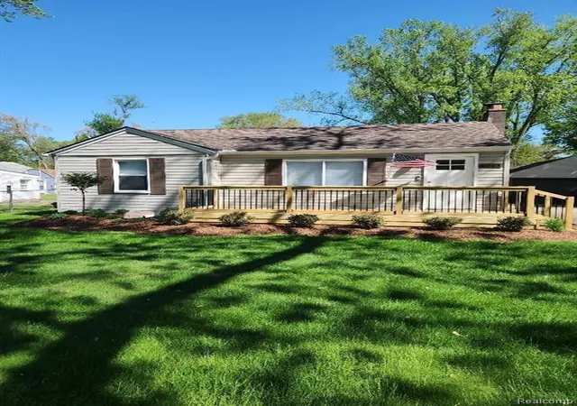 Single Family Residence at 6063 Catalpa Ave, Sterling Heights, MI 48314 | MLS# 60308633 | | Sold on 2024-07-11