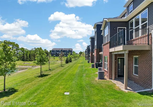 Homes for sale in Lake Orion, MI | 4799 Broomfield Wy, Lake Orion, MI 48359 | MLS# 60998920