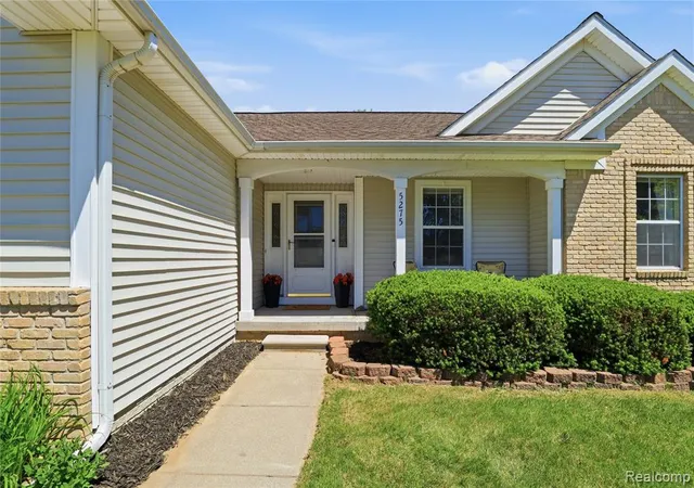 Homes for sale in Grand Blanc, MI | 5275 E Maple Ave, Grand Blanc, MI 48439 | MLS# 61008441