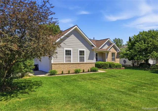 Homes for sale in Grand Blanc, MI | 5275 E Maple Ave, Grand Blanc, MI 48439 | MLS# 61008441