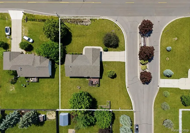 Homes for sale in Grand Blanc, MI | 5275 E Maple Ave, Grand Blanc, MI 48439 | MLS# 61008441
