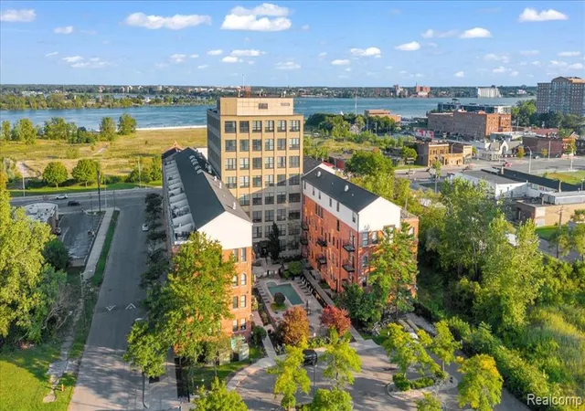 3rd image of 6533 E Jefferson Ave #239E, Detroit, MI 48207 | MLS# 60938977