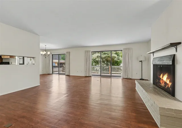 Photo 3 of Condo for sale at 2021 Pauline Ct, Ann Arbor, MI 48103 | MLS# 70555007 | Listing updated on 2026-08-31
