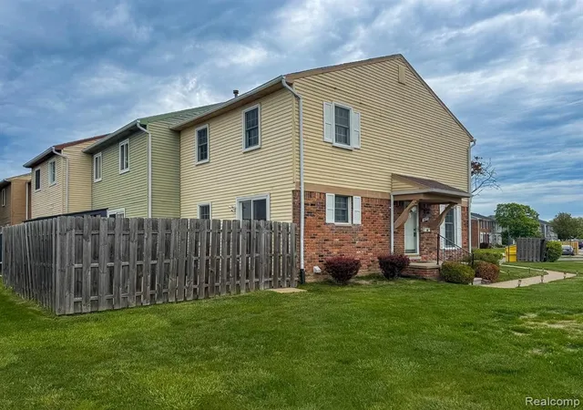 Homes for sale in Sterling Heights, MI | 36721 Park Pl Dr, Sterling Heights, MI 48310 | MLS# 60993735