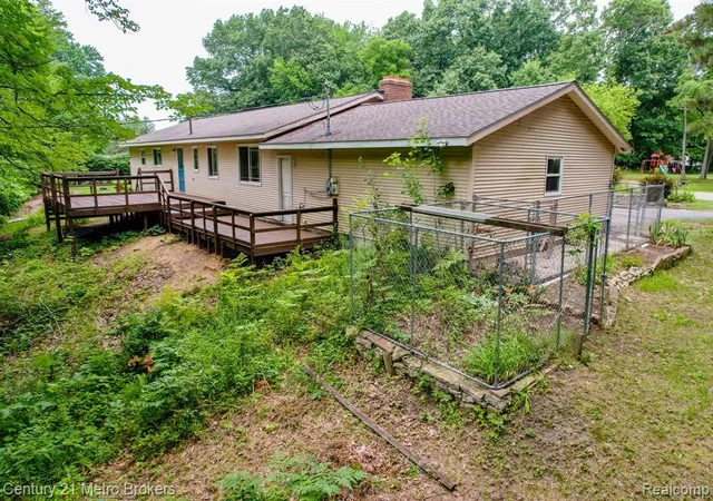 Photo 3 of Single family home for sale at 5262 Conifer Dr, Columbiaville, MI 48421 | MLS# 61010887 | Listing updated on 2026-08-23