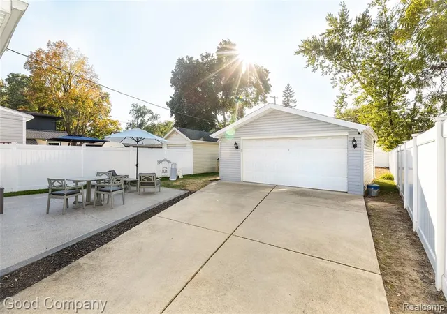 42nd image of 1701 N Altadena Ave, Royal Oak, MI 48067 | MLS# 61021734
