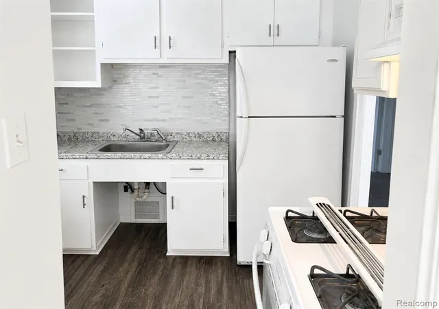 Photo 4 of Single family home for sale at 8650 Auburn St, Detroit, MI 48228 2919 | MLS# 61011396 | Listing updated on 2026-10-08