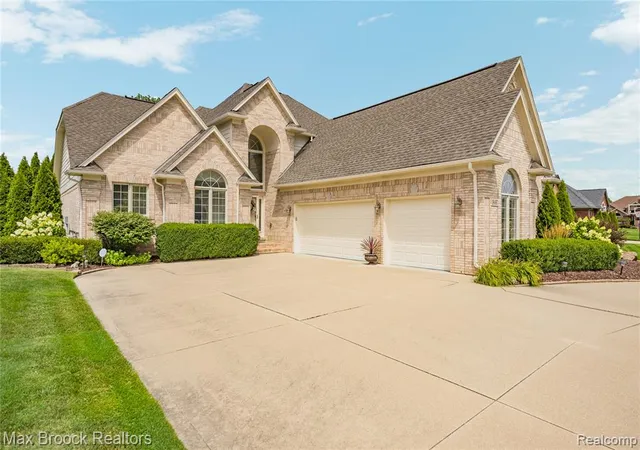 Photo 2 of Sale Pending at 15657 Kingsway Dr, Macomb, MI 48044 | MLS# 61025645 | Listing updated on 2026-09-09