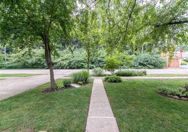 Photo 4 of Single family home for sale at 2014 Whittier Rd, Ypsilanti, MI 48197 | MLS# 70547114 | Listing updated on 2026-08-31