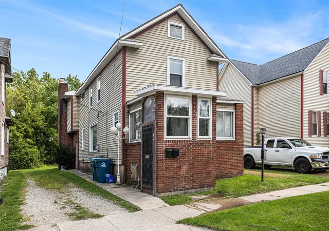 3rd image of 1620 N Edwards St, Kalamazoo, MI 49007 | MLS# 70554579