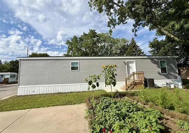 Photo 3 of Single family home for sale at 333 E Lakewood Blvd #276, Holland, MI 49424 | MLS# 70553967 | Listing updated on 2026-09-12