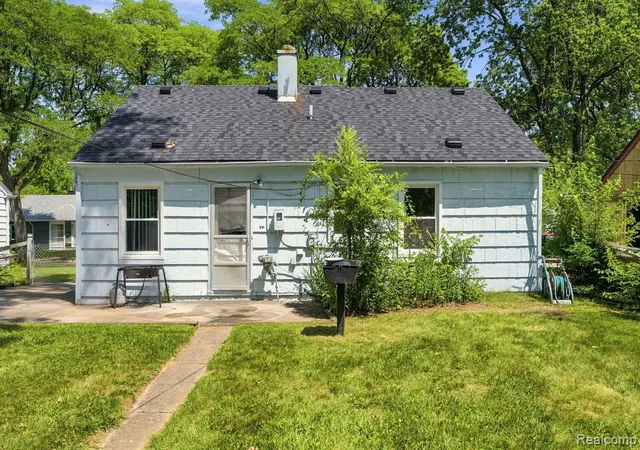 Photo 20 of Single family home for sale at 10401 Albany St, Oak Park, MI 48237 3904 | MLS# 61011789 | Listing updated on 2026-08-30