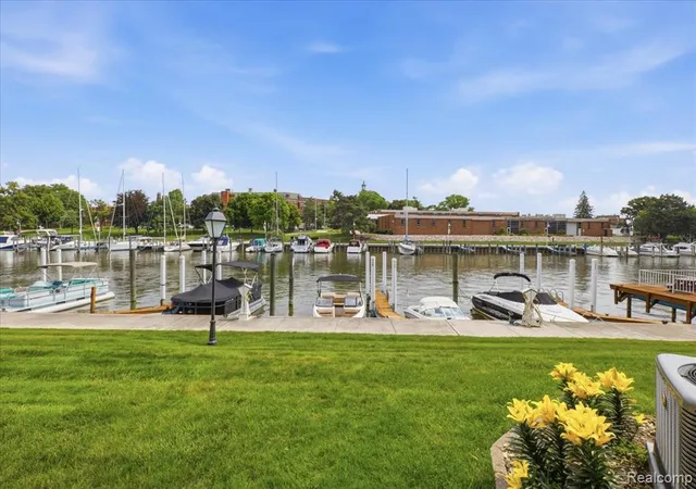 49th image of 827 N Pointe, Port Huron, MI 48060 | MLS# 61010956