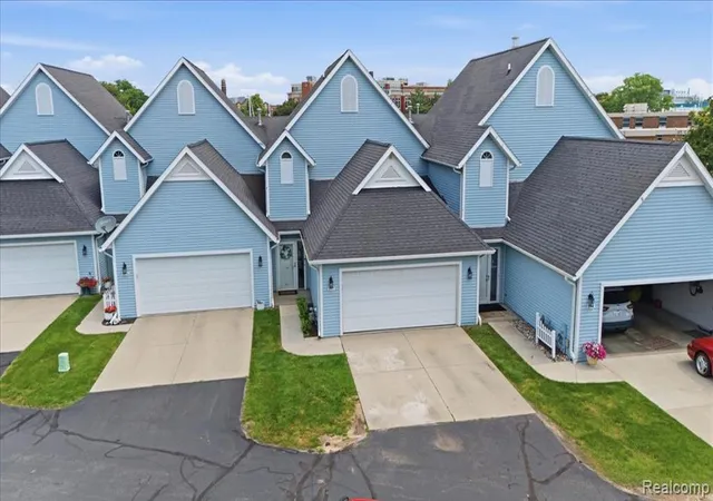 4th image of 827 N Pointe, Port Huron, MI 48060 | MLS# 61010956