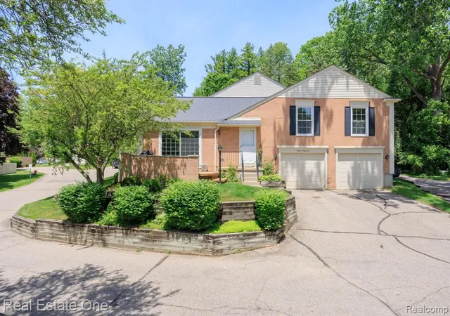 Homes for sale in Rochester Hills, MI | 1534 Hidden Valley Ln, Rochester Hills, MI 48306 | MLS# 61002714