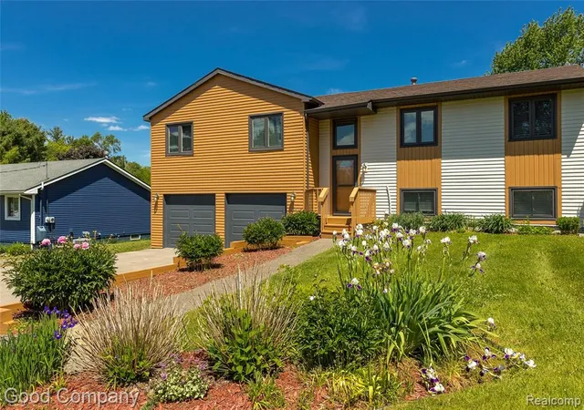 1st image of 5410 Edgar Rd, Clarkston, MI 48346 | MLS# 61011132