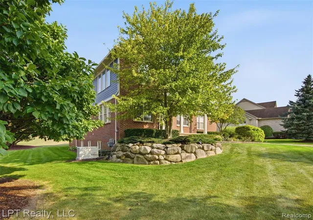 Photo 3 of Sale Pending at 23770 Spy Glass Hl, South Lyon, MI 48178 9478 | MLS# 61025245 | Listing updated on 2026-09-15