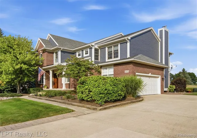 Photo 3 of Sale Pending at 23770 Spy Glass Hl, South Lyon, MI 48178 9478 | MLS# 61025245 | Listing updated on 2026-09-15