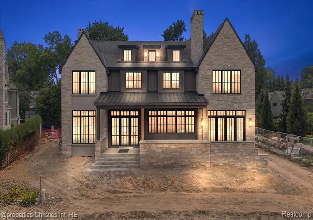 Photo 3 of Single family home for sale at 592 Lakeside Dr, Birmingham, MI 48009 | MLS# 61012303 | Listing updated on 2026-08-05