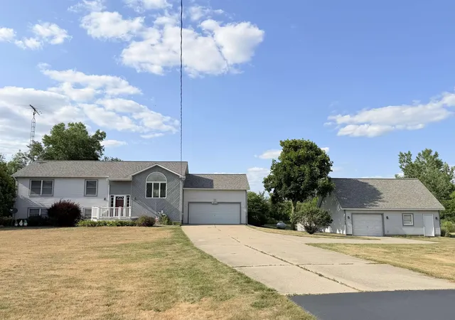 1st image of 9094 Hill Rd, Swartz Creek, MI 48473 | MLS# 50215358