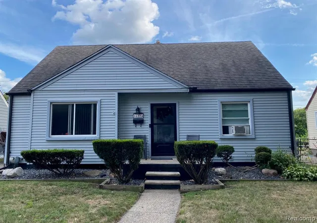 Photo 1 of Sale Pending at 16774 Sarmorr St, Roseville, MI 48066 3212 | MLS# 61022790 | Listing updated on 2026-09-14