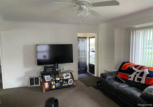 Photo 3 of Sale Pending at 16774 Sarmorr St, Roseville, MI 48066 3212 | MLS# 61022790 | Listing updated on 2026-09-14