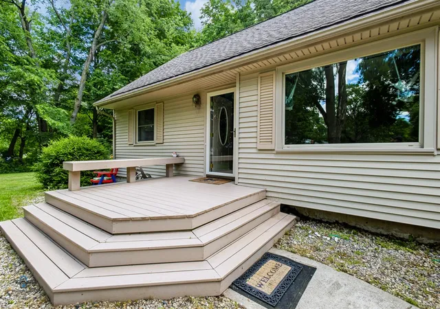 3rd image of 1420 Owen St, Lansing, MI 48915 | MLS# 70541015