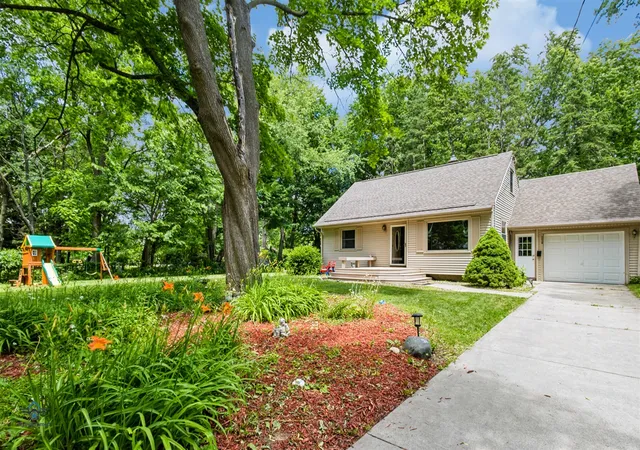 4th image of 1420 Owen St, Lansing, MI 48915 | MLS# 70541015